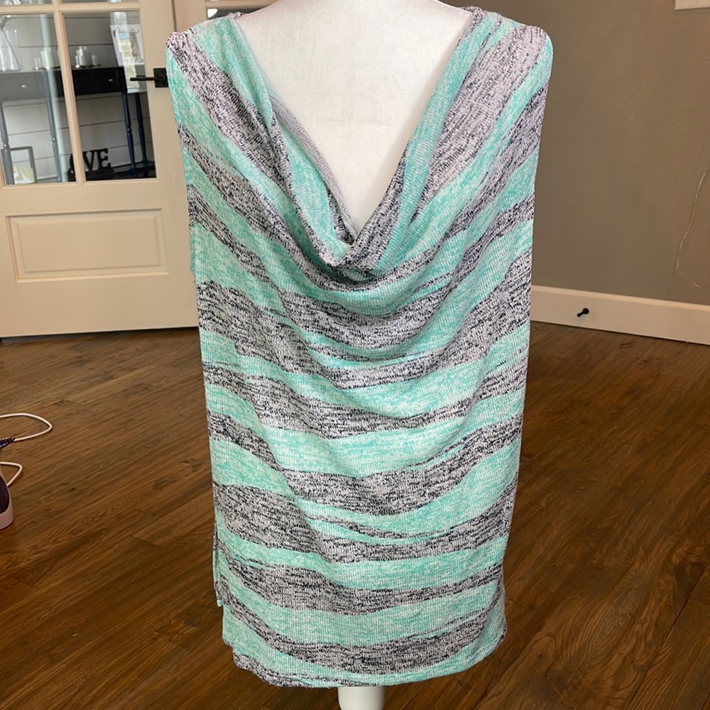 Emerald brand. Size 2x. Crowl neck tank and cardigan set.